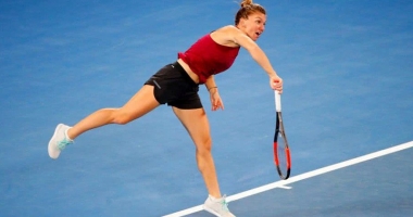 Stire din Sport : Simona Halep  a încheiat rapid conturile cu Eugenie Bouchard, la Aussie Open