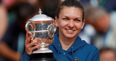 GALERIE FOTO / Simona Halep se întoarce astăzi în țară și își prezintă trofeul pe Arena Națională - 3