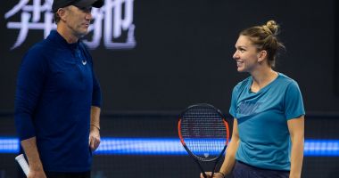 Stire din Sport : Simona Halep donează 2000 de dolari pentru victimele din Australia
