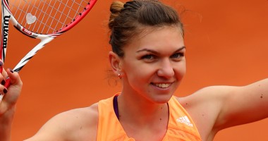 Stire din Sport : Cât stă pe tușă Simona Halep după accidentarea din China