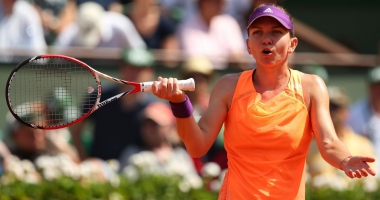 Stire din Sport : ROLAND GARROS / Simona Halep a învins-o pe Kasatkina și merge mai departe în optimi