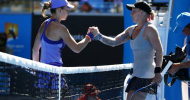 Stire din Sport : Simona Halep, în optimi la Australian Open. Ora revanșei cu Wickmayer!