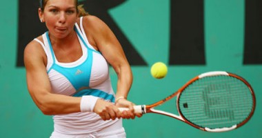 Stire din Sport : Tenis / Simona Halep, în turul 2 la Tokyo