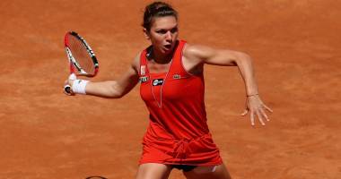 Stire din Sport : Simona Halep, debut cu dreptul la ROMA