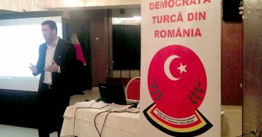 Stire din Cultură-Educație : Comunitatea musulmană l-a sărbătorit pe întemeietorul Turciei moderne