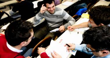 Stire din Cultură-Educație : Problemele din domeniul construcțiilor,  în dezbatere la Universitatea "Ovidius"