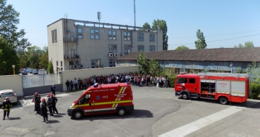 Stire din Eveniment : Simulare de cutremur la Universitatea "Andrei Șaguna". Urmează un alt exercițiu de amploare