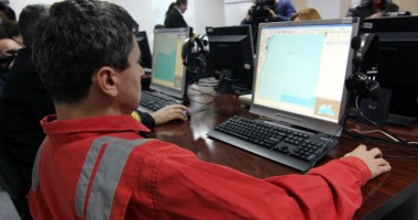 Stire din Eveniment : Cum îi învață "pieile roșii" pe marinari să se lupte