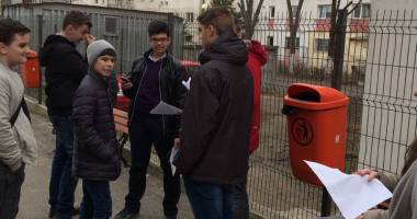 Stire din Cultură-Educație : Episodul 1 al simulării Evaluării Naționale: Foaie verde fir mohor,  nu le-a plăcut tuturor!