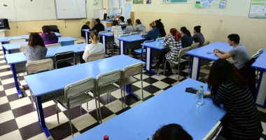 Simularea examenelor, la final. Bilanț: patru eliminați și o singură cauză - mobilul