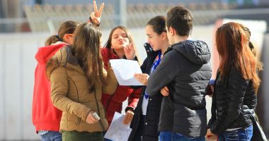 Stire din Social : Simularea examenelor naționale. Iată când sunt programate probele