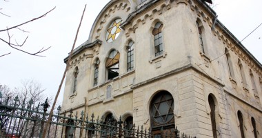 Atenție, cad bucăți de istorie: Sinagoga din Constanța - 4