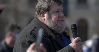 Stire din Actualitate : Sindicaliștii amenință cu proteste masive dacă salariul minim va fi înghețat