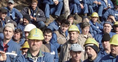 Stire din Economie : Sindicaliștii de la Daewoo - Mangalia se pregătesc de proteste