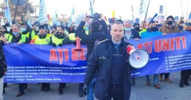 Stire din Eveniment : Ministrul Apărării Naționale, Angel Tîlvăr, acuzat de sindicaliștii din penitenciare de abuz în serviciu