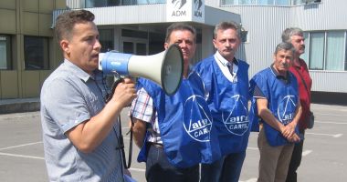 Stire din Economie : Sindicaliștii de la North Star Shipping din portul Constanța protestează în București