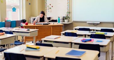Stire din Cultură-Educație : Sindicaliștii din învățământ vor ca și profesorii să stea acasă