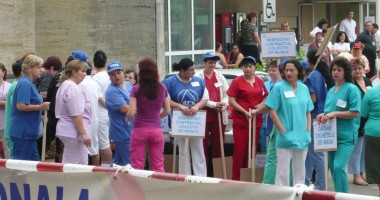 Stire din Sănătate : Sindicaliștii Sanitas amenință  cu noi proteste de stradă