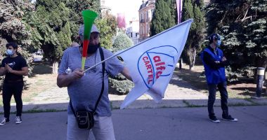 Sindicaliștii au protestat sub geamul prefectului împotriva „abuzurilor” de la CSCT - 11