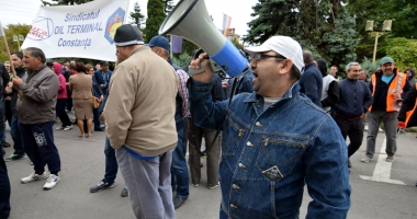 Sindicatele au ieșit în stradă să apere interesele statului la Oil Terminal - 6
