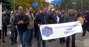 Sindicatele amenință cu greva generală - 2