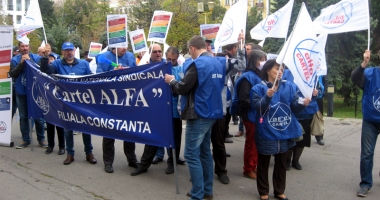 Sindicatele amenință cu greva generală - 3