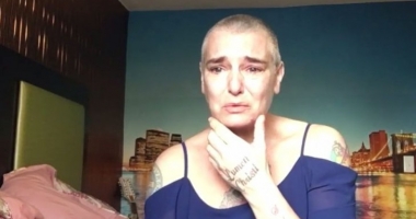 Stire din Monden : VIDEO. O mare artistă s-a destăinuit, în lacrimi, pe Facebook: "Dacă era după mine, eram moartă deja"