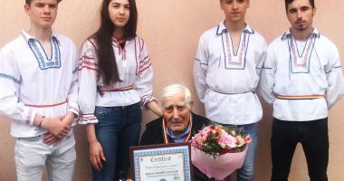 Stire din Eveniment : Mărturii ale singurului veteran de război în viață din Corbu. "Am mers, în marș, până în Cehoslovacia și înapoi"
