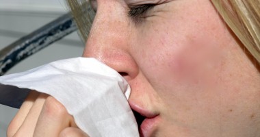 Stire din Sănătate : Cum vă dați seama dacă aveți sinuzită