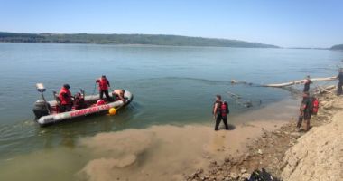 Stire din Eveniment : Mama a doi copii s-a sinucis, aruncându-se în Siret. Cadavrul a fost găsit în apele Dunării