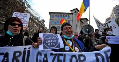 Stire din Social : Noi proteste față de exploatarea gazelor de șist