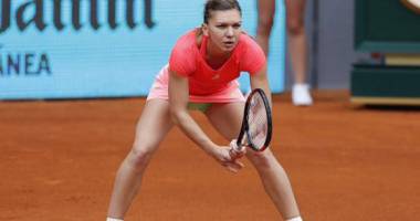 Stire din Sport : Simona Halep a părăsit din primul tur turneul WTA de la Madrid