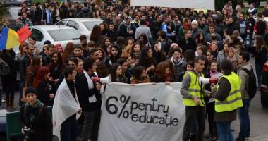 Stire din Cultură-Educație : Situație disperată! Studenții apelează la susținerea rectorilor