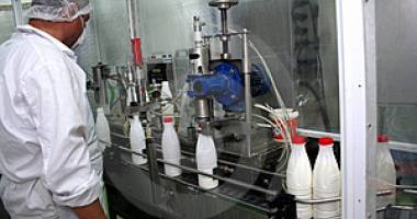 Stire din Economie : Situație îngrijorătoare în industria laptelui