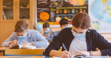 Stire din Cultură-Educație : Situaţiile şcolare pot fi încheiate şi după începerea semestrului al doilea