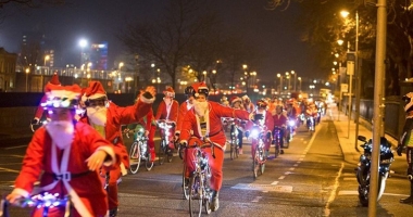Stire din Sport : Și tu poți fi  "Moș Crăciun  pe bicicletă"