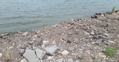 VIDEO / Prinși când încărcau nisip de pe plaja din Eforie Sud. Amenzi sunt între 10.000 și 20.000 de lei - 2