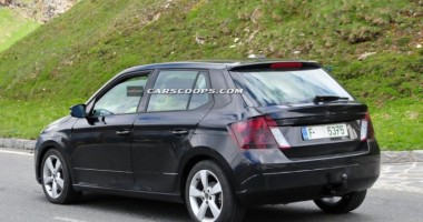 Au apărut primele imagini spion cu noua Skoda Fabia / Galerie foto - 3