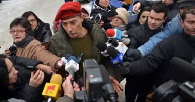 Stire din Eveniment : "Nicușor Constantinescu s-a plâns că tremură de frig la Rahova"
