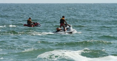 Stire din Eveniment : Tânără lovită în cap de un skijet, în Mamaia