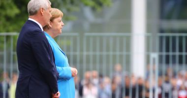 Stire din Actualitate : Angela Merkel, surprinsă tremurând puternic pentru a treia oară în mai puțin de o lună