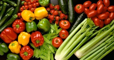 Stire din Economie : Se dublează prețurile legumelor timpurii?