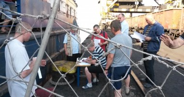 Stire din Economie : SLN și ITF România au recuperat 183.300 de dolari pentru echipajul navei "Nikolai Meshkov"