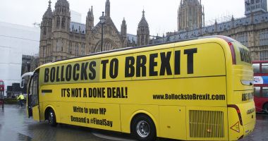 Stire din Actualitate : Slogan de campanie în Marea Britanie: "La naiba cu Brexitul"