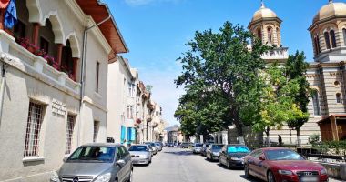 Stire din Social : Slujbă mare, astăzi, la Arhiepiscopia Tomisului. Se închide strada!
