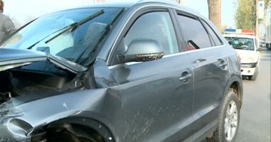 Galerie FOTO / Vezi aici cum arată mașina lui Smiley după accident - 2