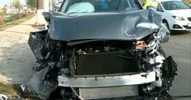 Galerie FOTO / Vezi aici cum arată mașina lui Smiley după accident - 3