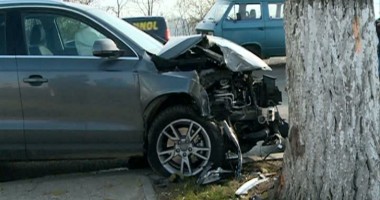 Galerie FOTO / Vezi aici cum arată mașina lui Smiley după accident - 4