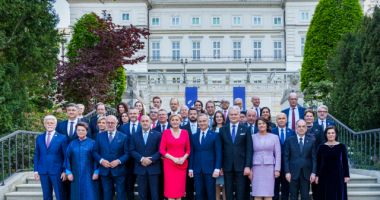 Stire din Actualitate : Preşedintele interimar Ilie Bolojan participă la Summitul Iniţiativei celor Trei Mări, din Polonia