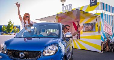 Stire din Eveniment : Caravana Smart aduce Fortwo pentru test-drive la Mamaia